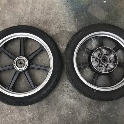 LESTER FRONT 19"X2.15 & REAR 18"X2.15 MAG WHEEL 1972-1975 Kawasaki Z1 900, H2